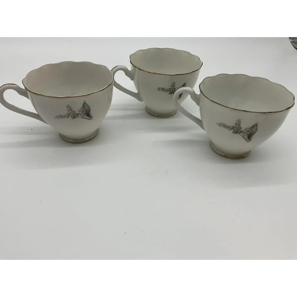 Vintage Unmarked White Porcelain Floral Tea Cups Set Of 3 Japan Kitchen Decor